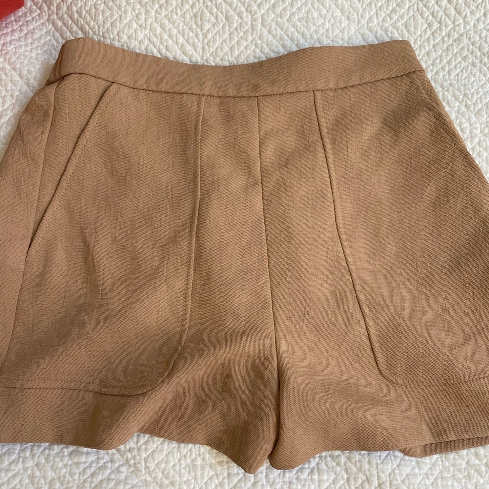 Aritzia Wilfred Flowy High Waisted Short